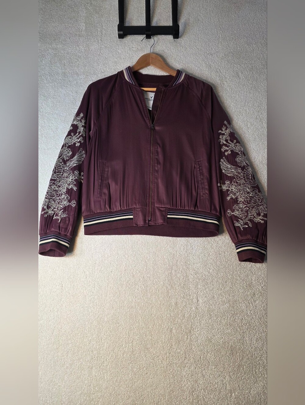 American Eagle Burgendy Embroidered Satin Bomber Jacket Floral Feminine Street M - Picture 2 of 8